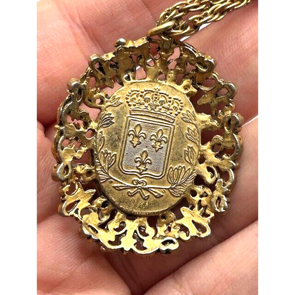 Vintage Estate Faux Green Jade Stone Pendant Filigree Gold Tone 24" Necklace - Picture 5 of 8